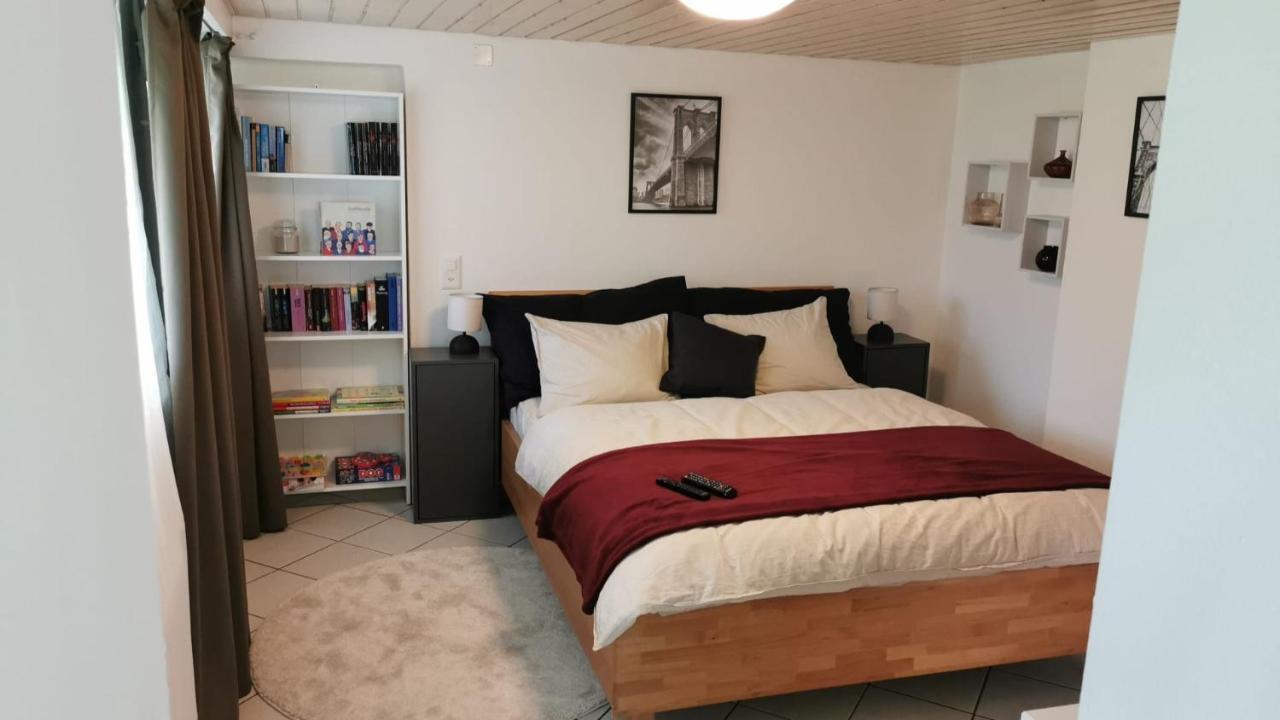 Schones Kleines Studio Mit Sitzplatz, Mitten Im Prattigau Jenaz Luaran gambar
