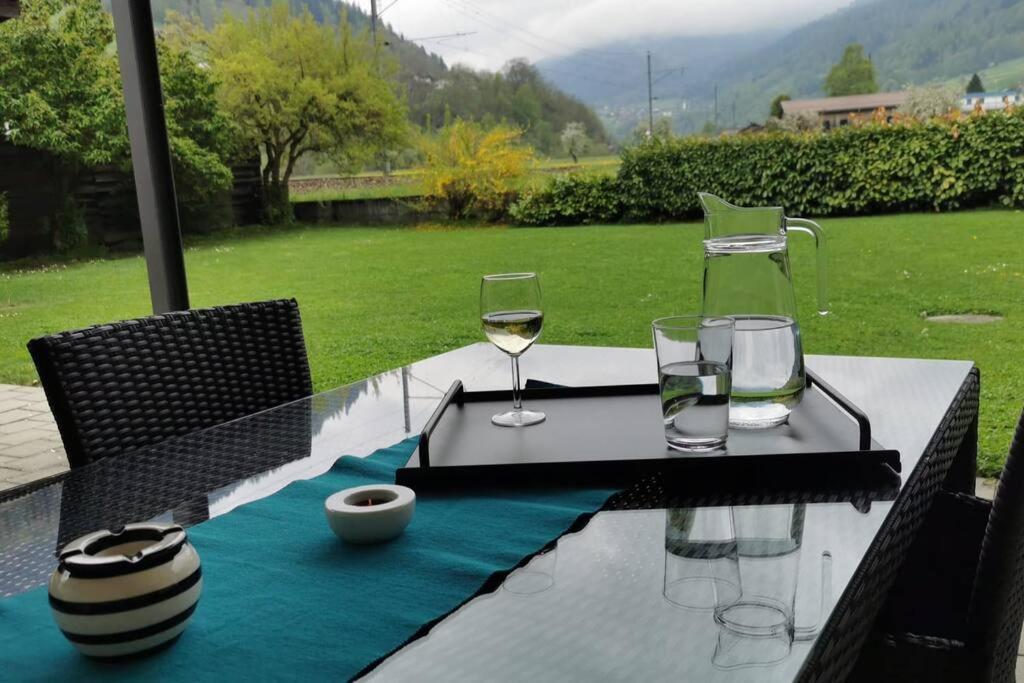 Schones Kleines Studio Mit Sitzplatz, Mitten Im Prattigau Jenaz Luaran gambar