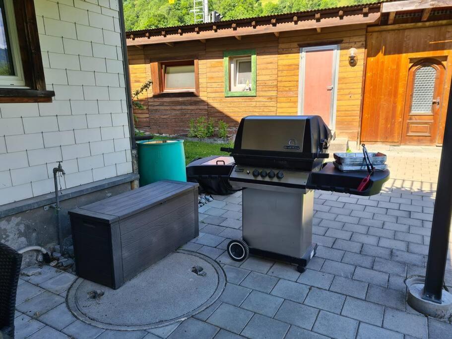 Schones Kleines Studio Mit Sitzplatz, Mitten Im Prattigau Jenaz Luaran gambar