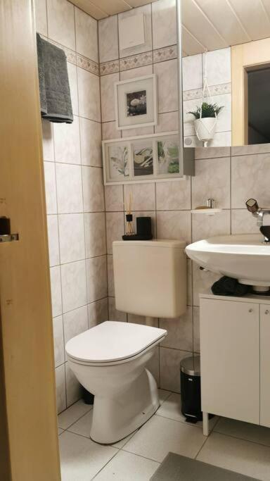 Schones Kleines Studio Mit Sitzplatz, Mitten Im Prattigau Jenaz Luaran gambar
