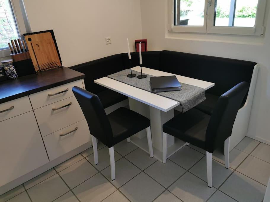 Schones Kleines Studio Mit Sitzplatz, Mitten Im Prattigau Jenaz Luaran gambar